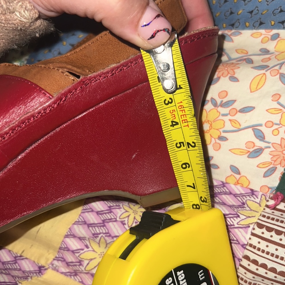 Women’s Leather and Suede Aerosoles Sandals - Picture 5 of 5
